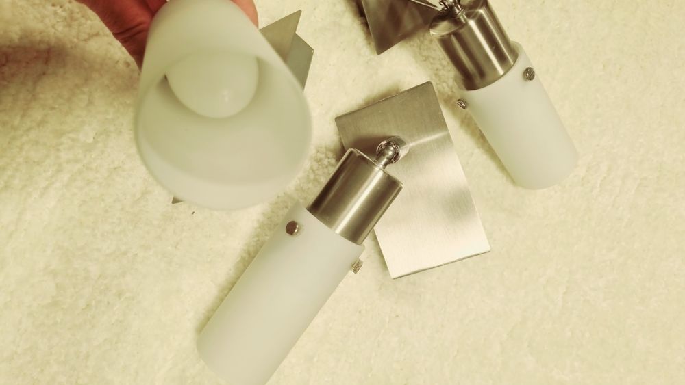 Стенни аплици в бяло 
Цената е за трите.