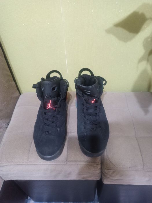 Высокие кроссовки Джордан и Adidas yeezy