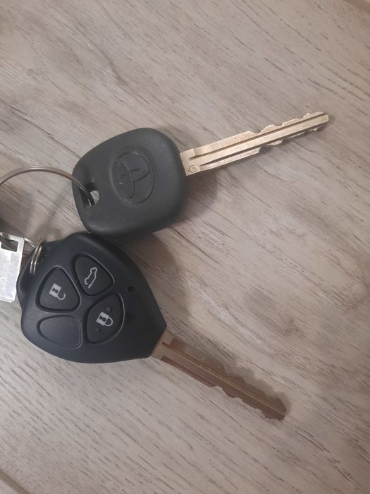 Оригинальные ключи Toyota Prado 150 (обычный и с брелоком)