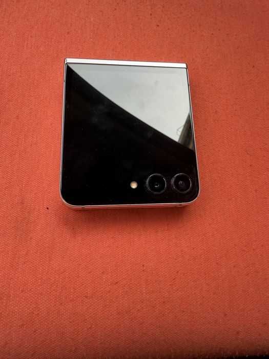 Samsung Z flip 5 КАТО НОВ 512 гб