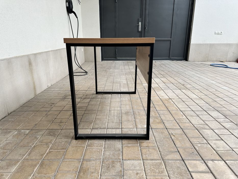 Продается офисный стол в отличном состоянии 3 шт