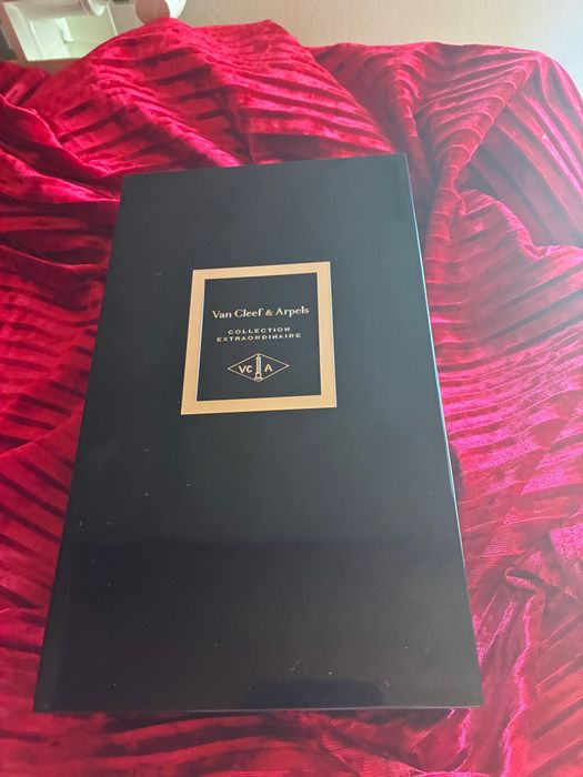 Продавам парфюм Van cleef &Arpels  Reve  d’Encens