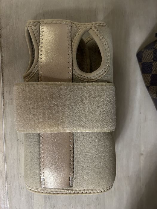 Бандаж на запястье