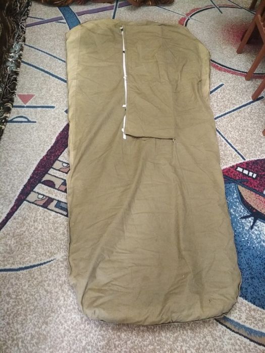Спальный мешок   .