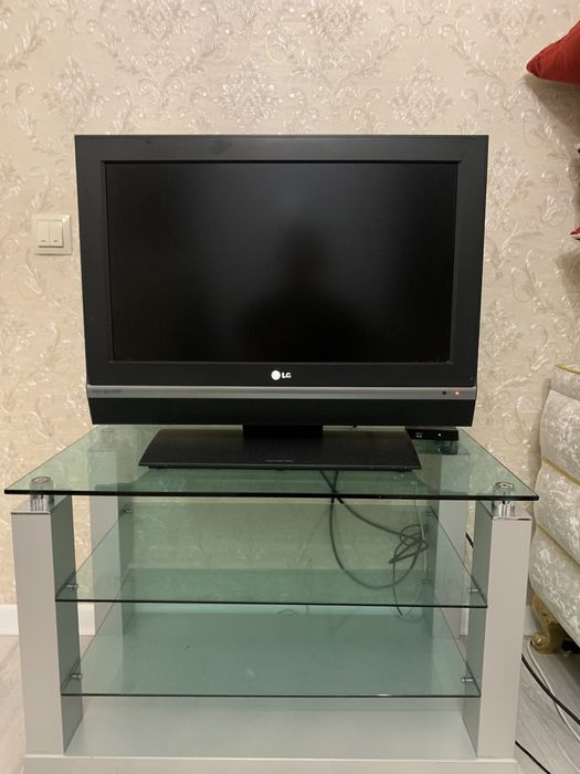 Телевизор LG в рабочем состоянии