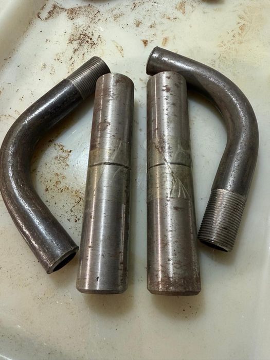 Продам шарниры на ворота-диам35,Отводы20