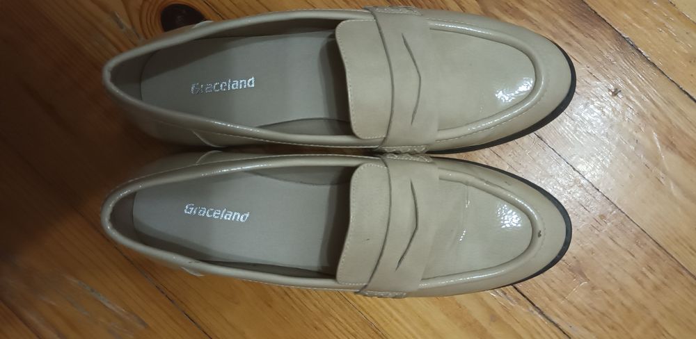 Свежи дамски мокасини