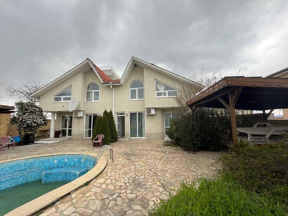 Дава се под наем Къща в с. Равда, Област Бургас - 120 кв.м за 250 € - Снимка #1