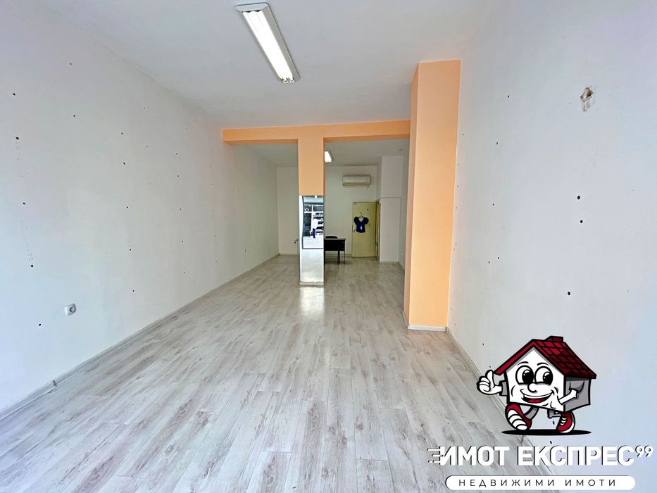 Магазини със складове и санитарен възел, Супер Център, партерни