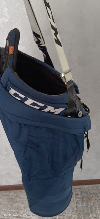 Хоккейная экипировка.