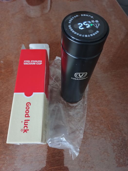 Термо кружка с индикацией температуры.