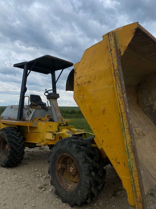 Vand/Inchiriez dumper benford 6t