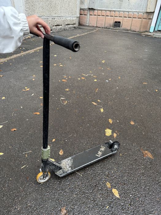 Продам трюковой самокат бу