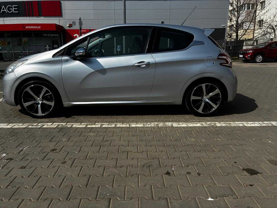 Peugeot 208 1.6 benzina