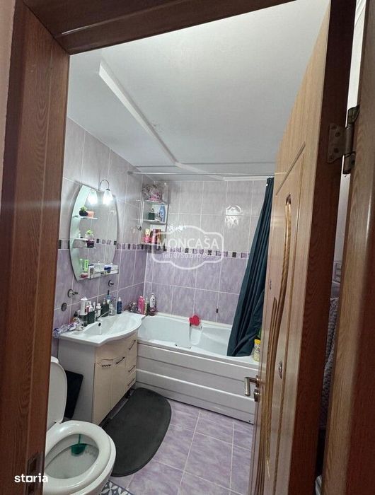 Apartament 3 camere zona Scoala 17, etaj 4