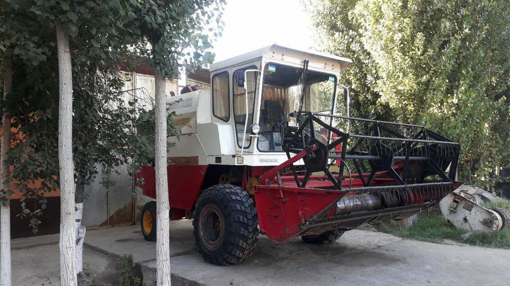 Mini kombayn sotiladi ishgatayor xola