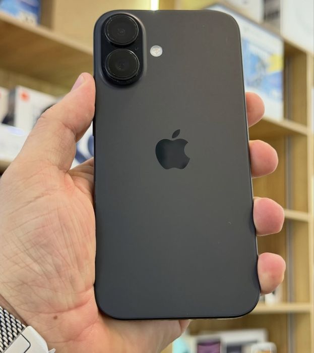 Iphone 16 в черно-матовом цвете