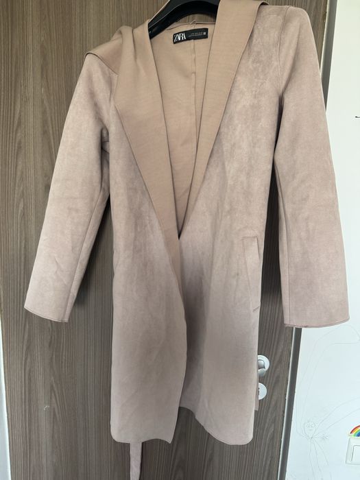 Trench Zara, nou, fara ericheta