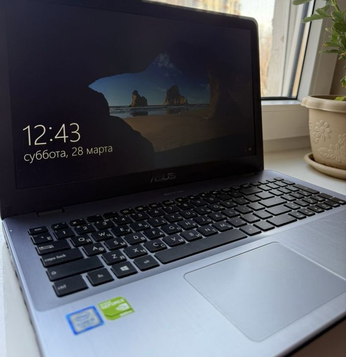 Ноубук Asus черный
