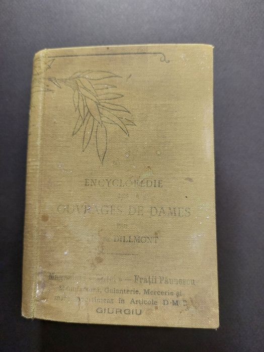 Carte veche enciclopedie de broderii și crosetat