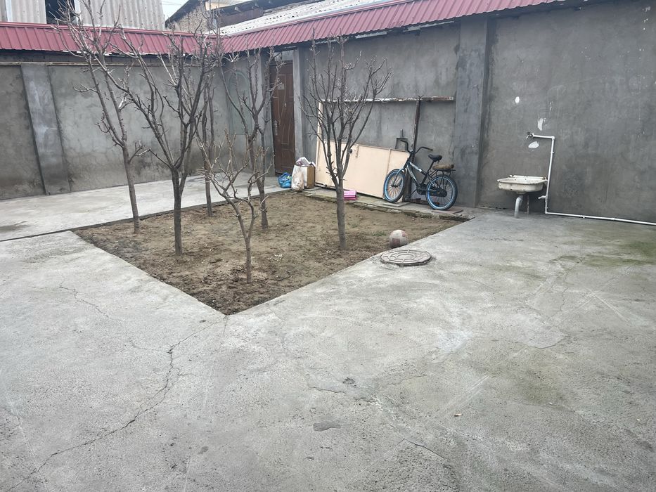 Ховли сотилади чиғатой дарвозада