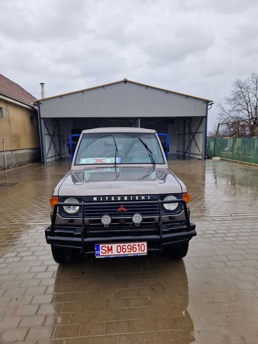 Mitsubishi pajero mk1