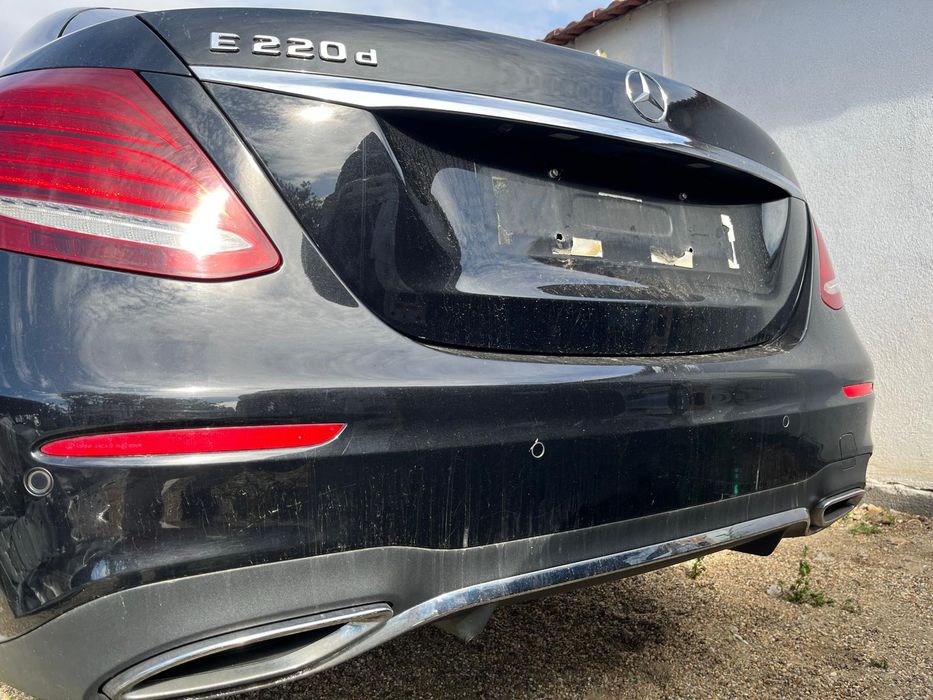 Bara spate Mercedes