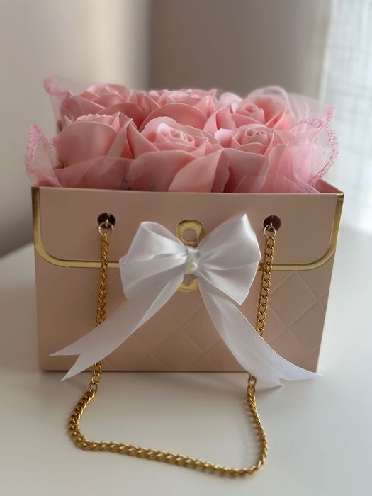 Букет от сапунени рози - подарък за празник