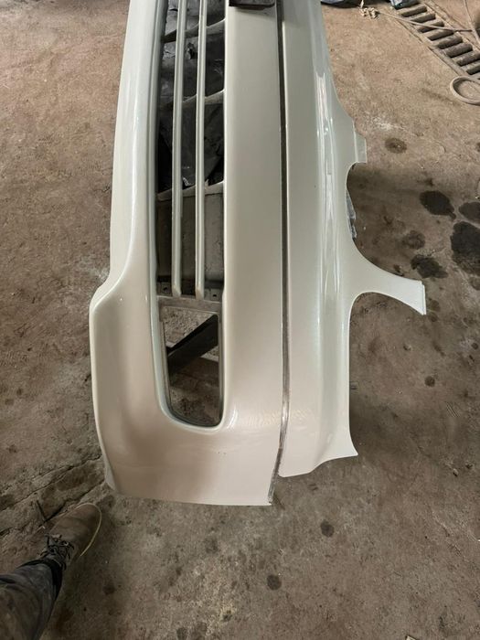Продам бампер toyota aristo ,lexus