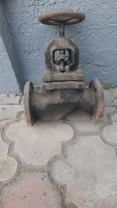 Задвижка чугунная.