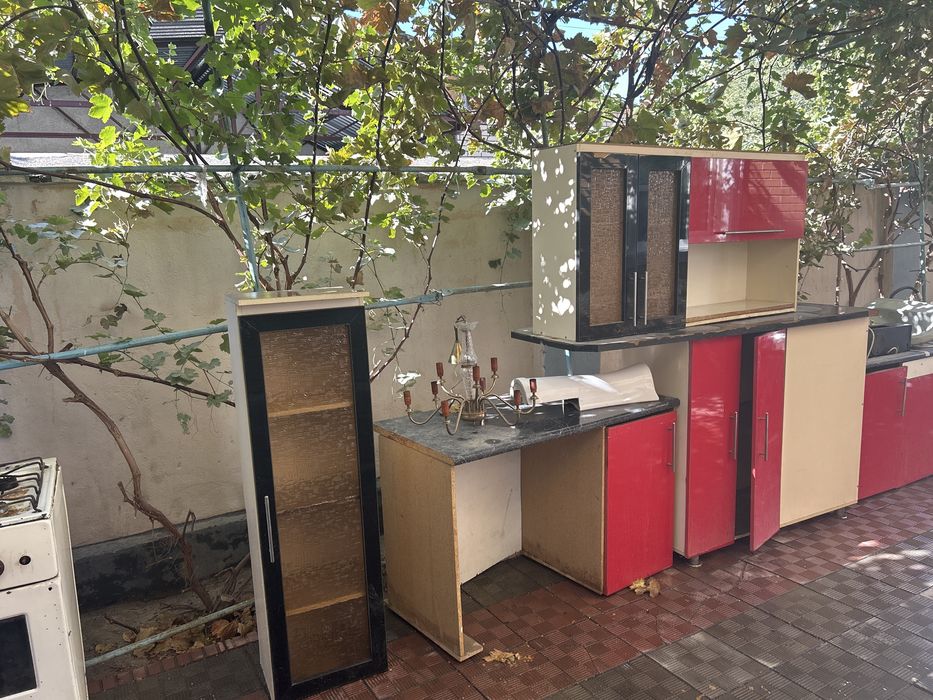 Мебель бу кухеный гарнитур,диван,дрова