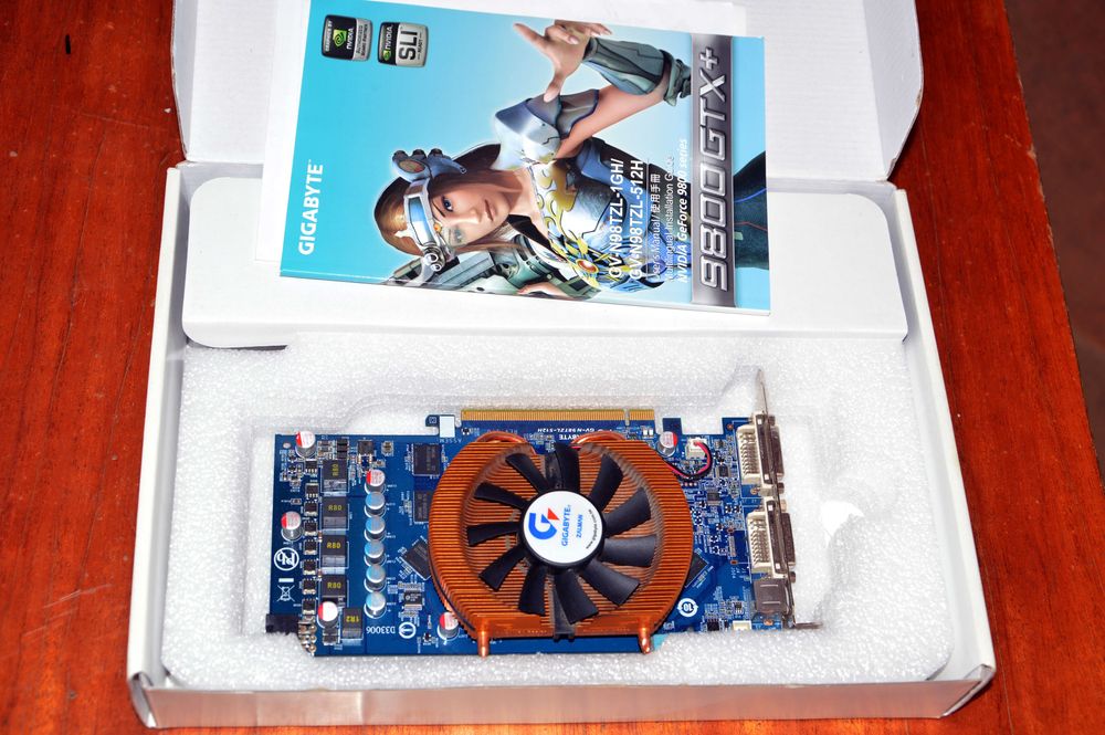Видеокарта Gigabyte 9800 GT.