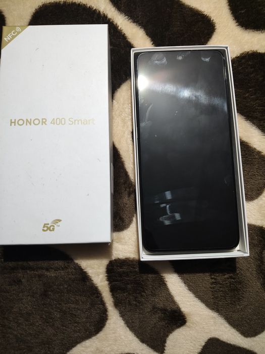 Vând urgent honor 400 Smart