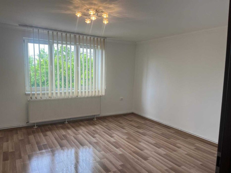 Inchiriez casa de locuit/sediu firma -4 Camere +Garaj cart A, Muresanu