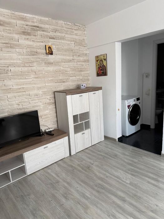 Inchiriez apartament central,mobilat si utilat