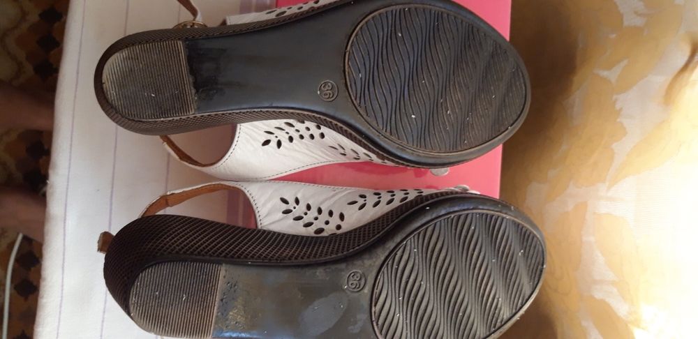 Продам босоножки (1 раз одевали)35 раз),кожа