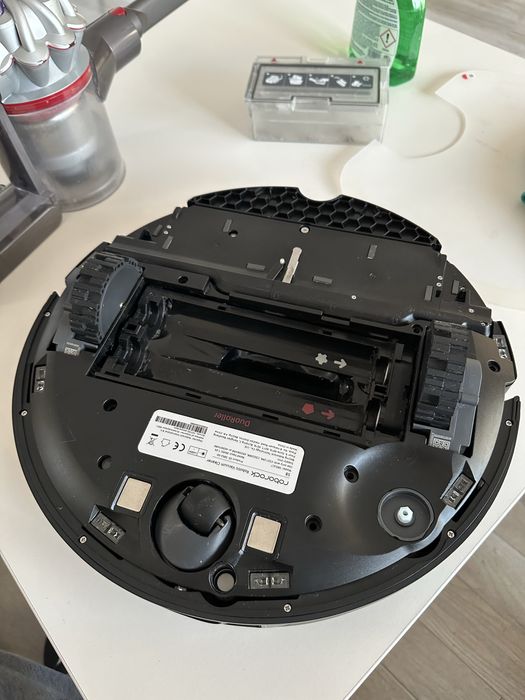 De vanzare aspirator si mop Roborock S8