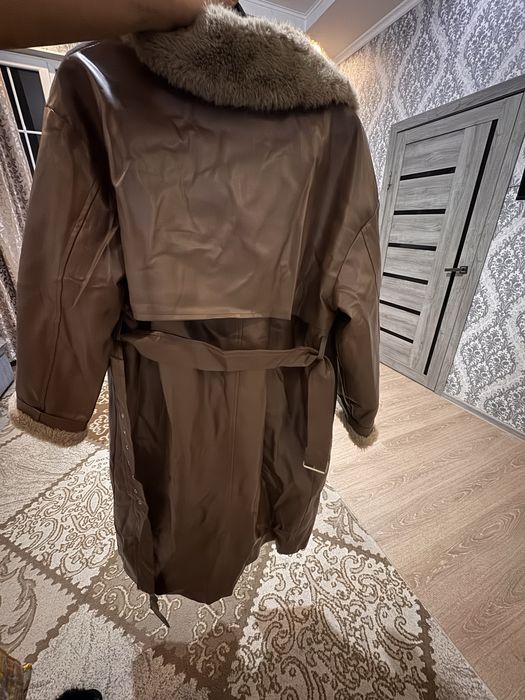 Продам кожаную пальто