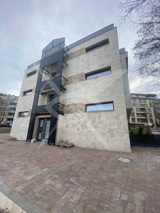 Продава се Четиристаен апартамент в София, Лозенец - 138 кв.м за 2979 €/кв.м - Снимка #2