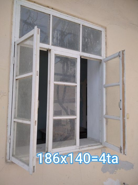 Yog'och eshik,derazalar sotiladi