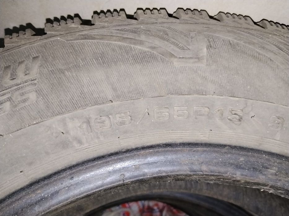 Комплект зимней резины 195/65R15