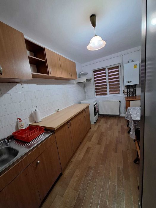 Se oferă spre închiriere apartament cu doua camere, situat în zona Lido - 9 Mai, Târgu Jiu