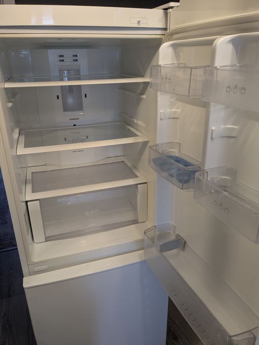 Продам холодильник LG nofrost