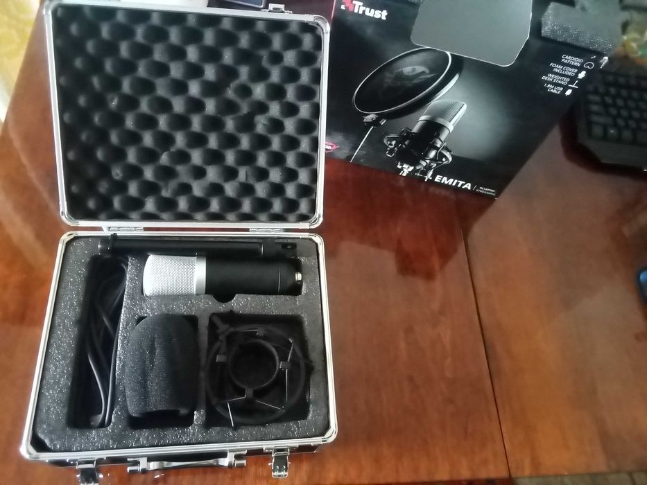 Микрофон Trust GXT 252 Emita Streaming