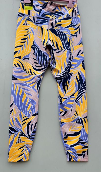 Nike оригинален дамски клин Л размер нов