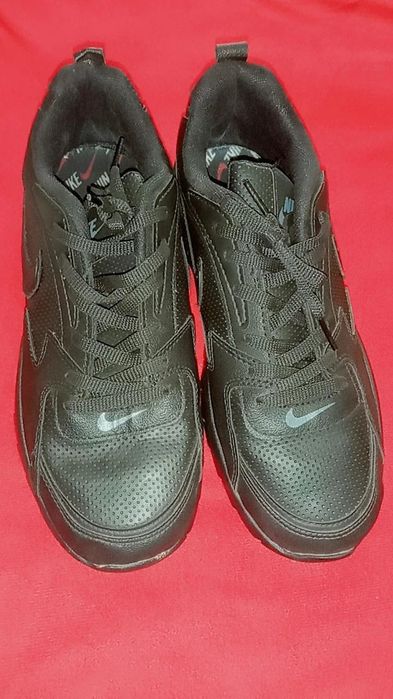 Nike krosofka yengi 42 razmer