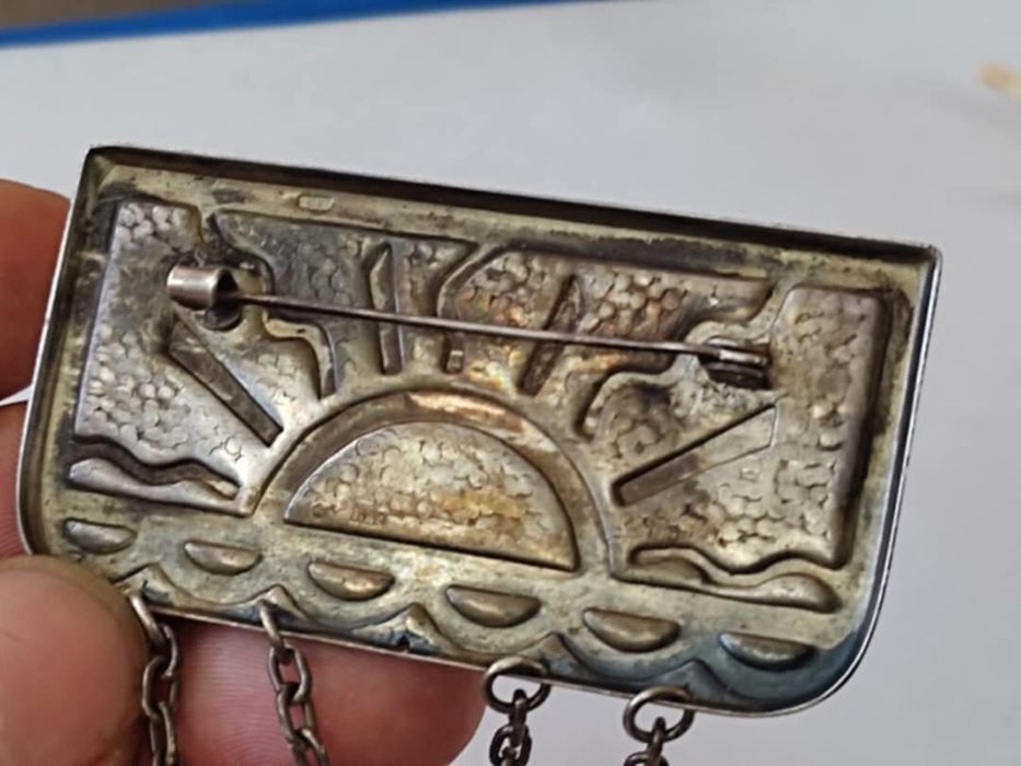 Стара руска Сребърна брошка с кехлибар