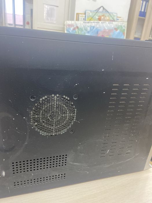 Офисный компьютер рабочем состояние