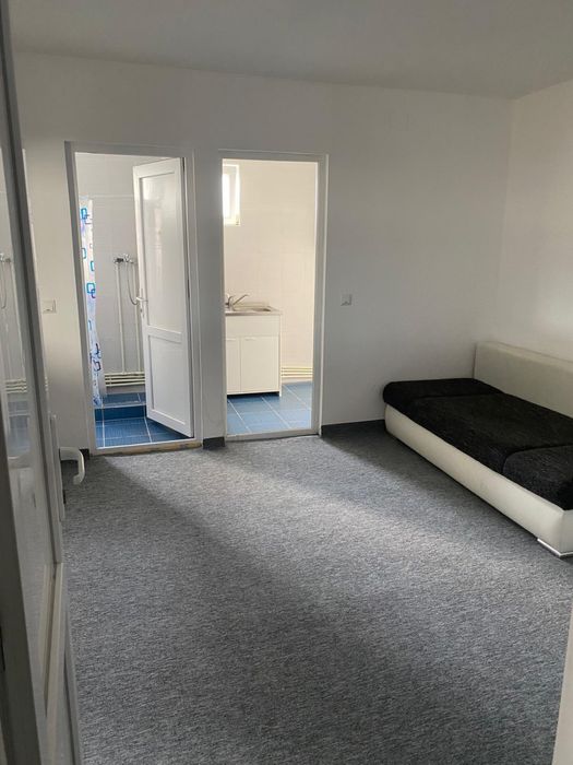 Inchiriez Hala Pitesti