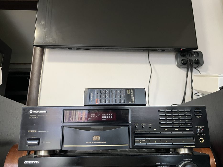 Cd-player Top Pioneer PD-S601 cu platan